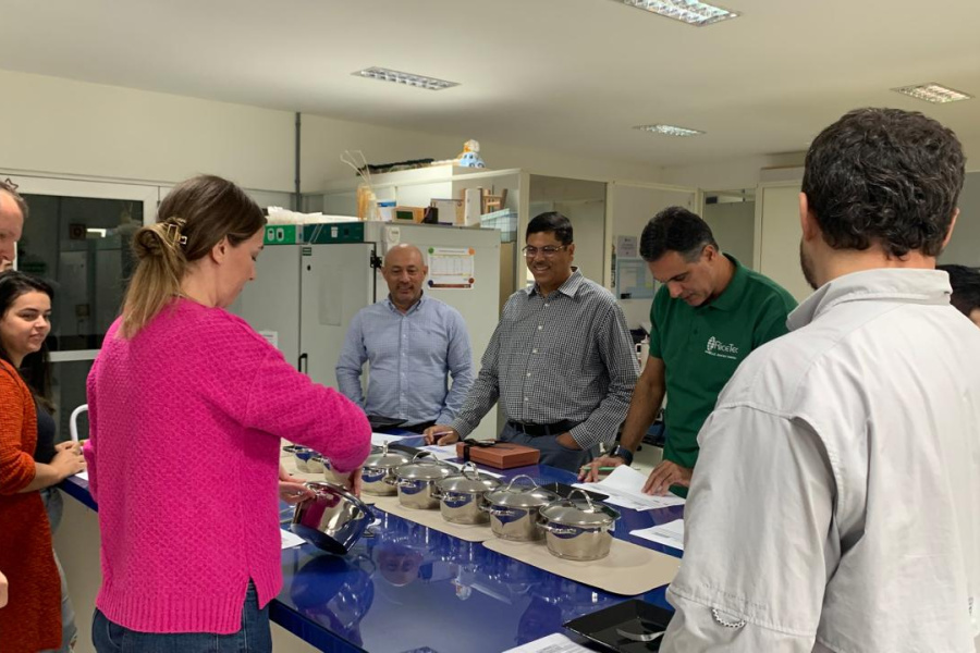 Diretor global de pesquisa da RiceTec visita estações da empresa no Brasil