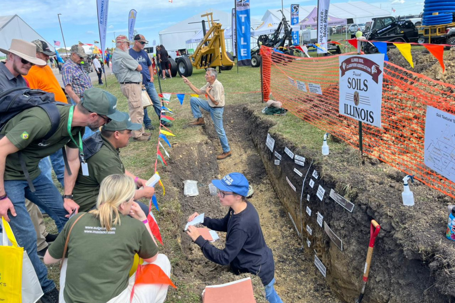 Em passagem pelos EUA, especialistas da MaxiSolo e SulGesso visitam universidades e conferem projetos ligados à agricultura